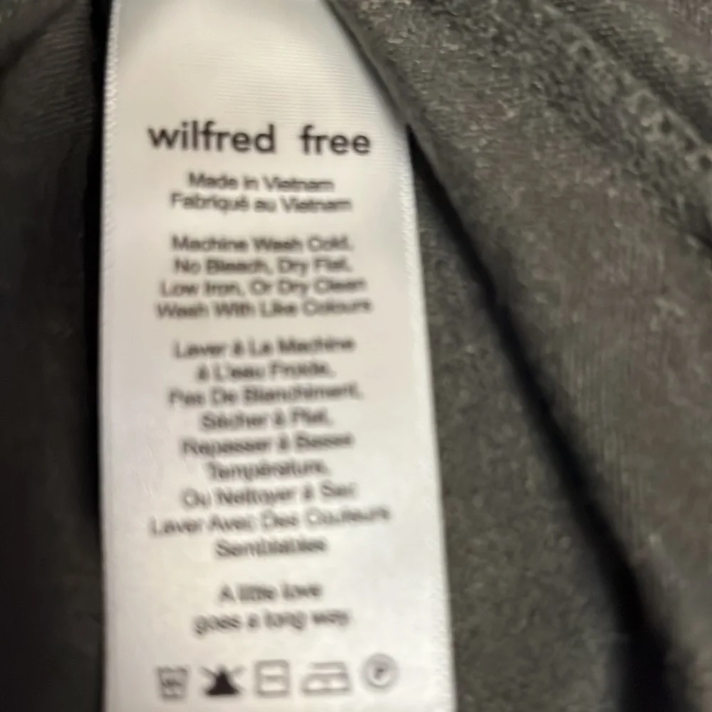 Aritzia Wilfred Free V-neck Long Sleeve Drape Dress with Pockets - Picture 6 of 7